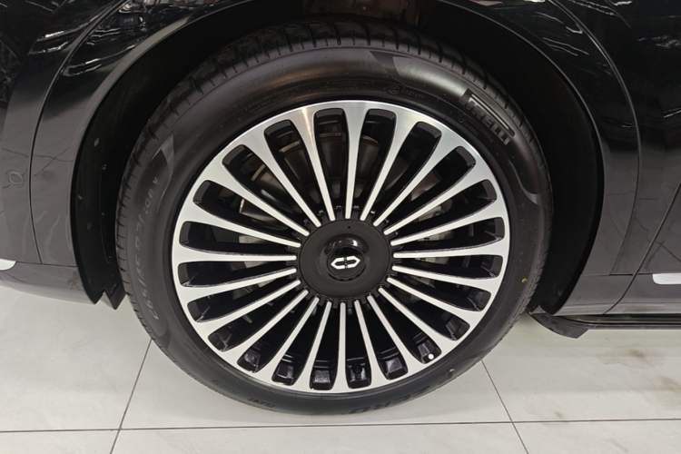 Used Hima AITO M9 2025 Extended-Range Ultra Version 52 kWh 6-Seater Left Front Wheel Hub