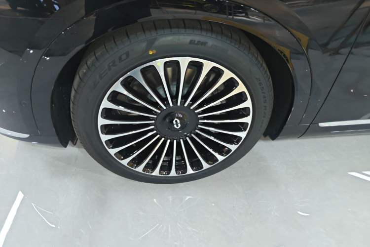 Used Hima AITO M9 2025 Extended-Range Ultra Version 52 kWh 6-Seater Left Front Wheel Hub