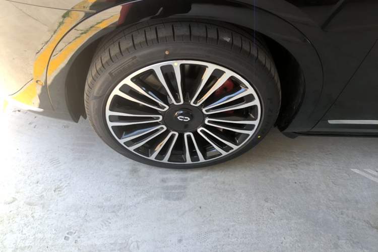 Used Hima AITO M9 2025 Model Range-Extended Max Edition 52kWh 6-seater (896-line LiDAR) Left Front Wheel Hub
