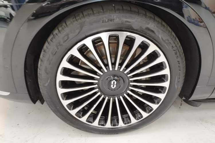 Used Hima AITO M9 2025 Extended-Range Ultra Version 52 kWh 6-Seater Left Front Wheel Hub