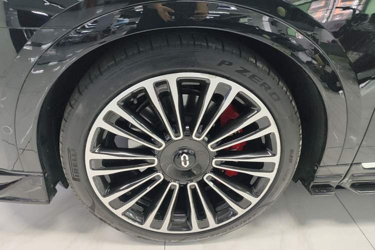 Used Hima AITO M9 2025 Extended-Range Ultra Version 52 kWh 6-Seater Left Front Wheel Hub