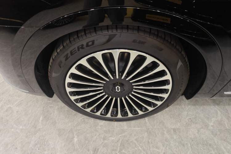 Used Hima AITO M9 2025 Extended-Range Ultra Version 52 kWh 6-Seater Left Front Wheel Hub