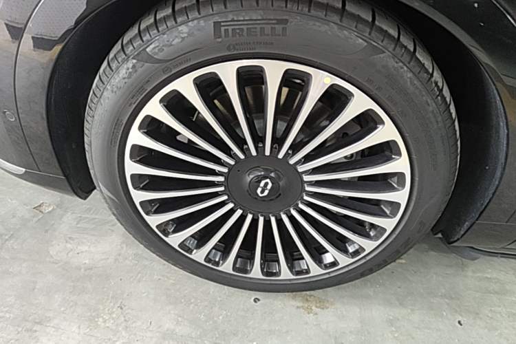 Used Hima AITO M9 2025 Extended-Range Ultra Version 52 kWh 6-Seater Left Front Wheel Hub