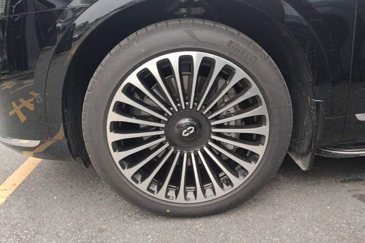 Used Hima AITO M9 2025 All-Electric Ultra Version 100 kWh 5-Seater Model Left Front Wheel Hub
