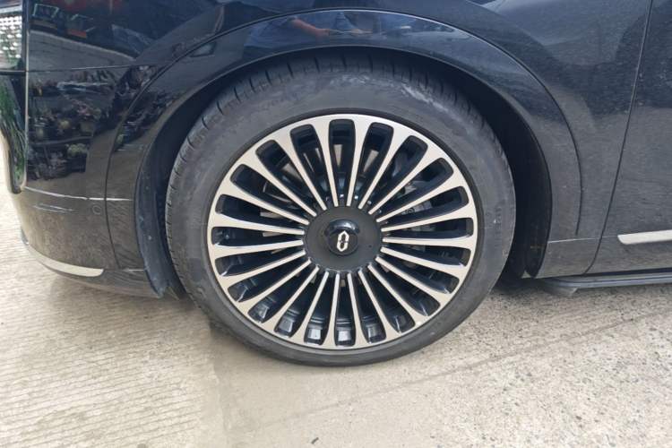 Used Hima AITO M9 2025 Extended-Range Ultra Version 52 kWh 6-Seater Left Front Wheel Hub