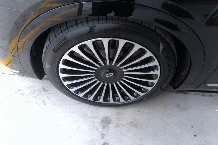 Used Hima AITO M9 2025 Model Range-Extended Ultra Edition 52kWh 6-seater (896-line LiDAR) Left Front Wheel Hub