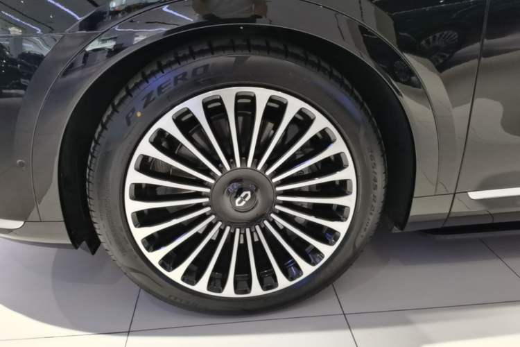 Used Hima AITO M9 2025 Extended-Range Max Version 52 kWh 6-Seater Edition Left Front Wheel Hub
