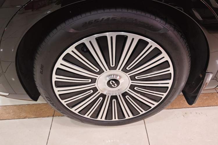 Used Hima AITO M9 2025 Extended-Range Ultra Version 52 kWh 6-Seater Left Front Wheel Hub