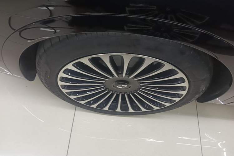 Used Hima AITO M9 2025 Extended-Range Ultra Version 52 kWh 6-Seater Left Front Wheel Hub