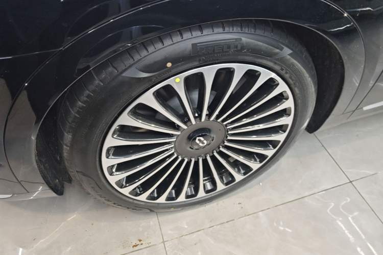 Used Hima AITO M9 2025 Extended-Range Ultra Version 52 kWh 5-Seater Edition Left Front Wheel Hub