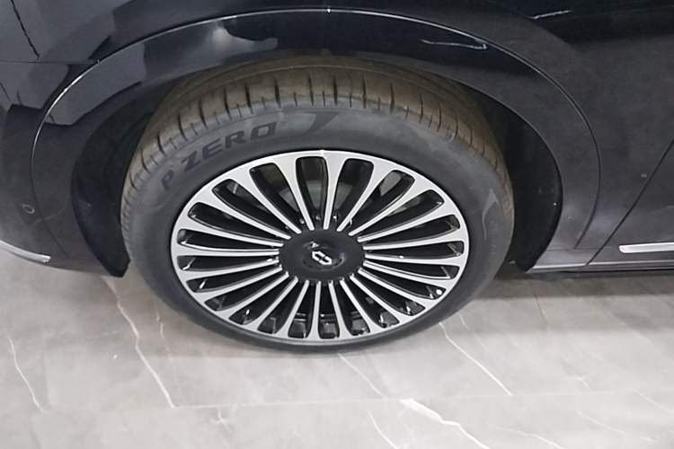 Used Hima AITO M9 2025 Extended-Range Ultra Version 52 kWh 6-Seater Left Front Wheel Hub