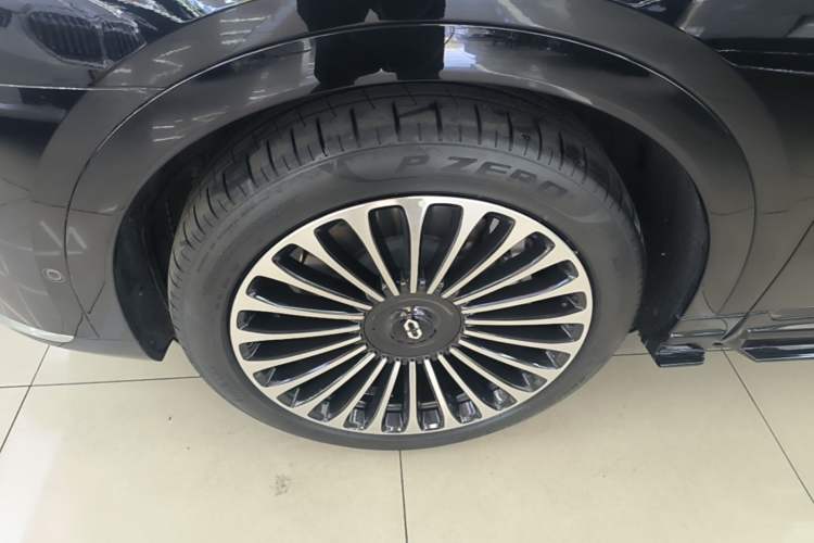 Used Hima AITO M9 2025 Extended-Range Ultra Version 52 kWh 6-Seater Left Front Wheel Hub
