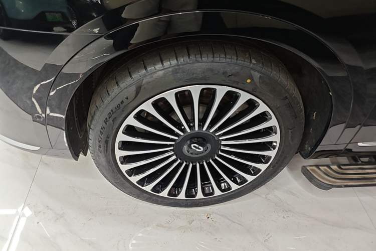 Used Hima AITO M9 2025 Extended-Range Ultra Version 52 kWh 6-Seater Left Front Wheel Hub