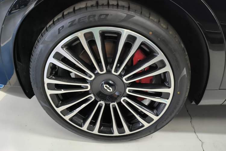 Used Hima AITO M9 2025 Extended-Range Ultra Version 52 kWh 6-Seater Left Front Wheel Hub