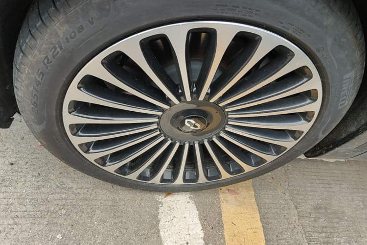 Used Hima AITO M9 2025 Extended-Range Ultra Version 52 kWh 6-Seater Left Front Wheel Hub