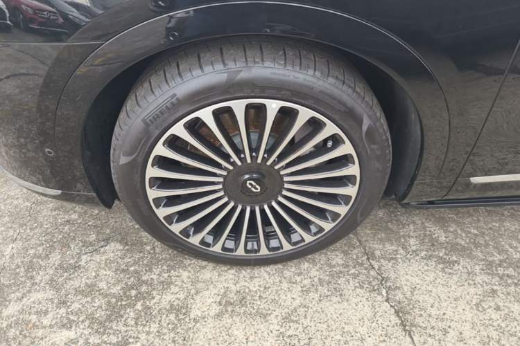 Used Hima AITO M9 2025 Extended-Range Ultra Version 52 kWh 6-Seater Left Front Wheel Hub
