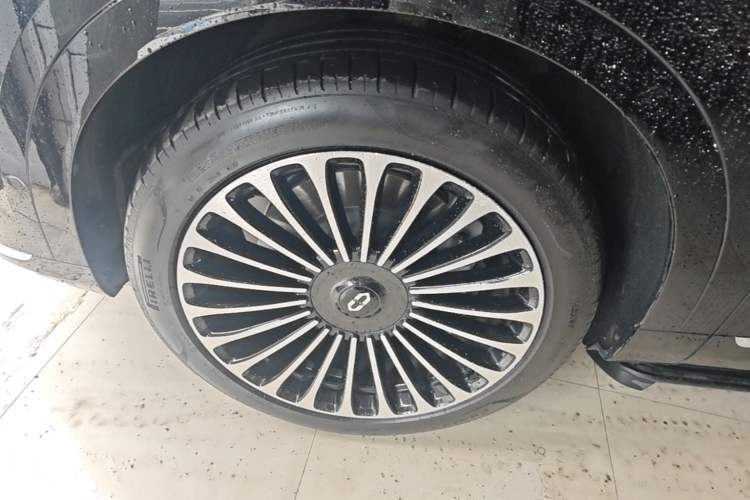 Used Hima AITO M9 2025 Extended-Range Ultra Version 52 kWh 6-Seater Left Front Wheel Hub