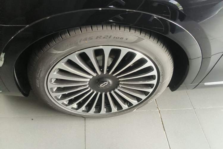 Used Hima AITO M9 2025 Extended-Range Ultra Version 52 kWh 6-Seater Left Front Wheel Hub