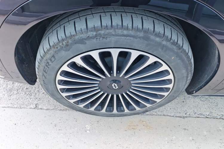 Used Hima AITO M9 2025 Extended-Range Ultra Version 52 kWh 6-Seater Left Front Wheel Hub