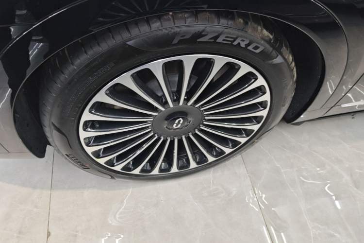 Used Hima AITO M9 2025 Extended-Range Ultra Version 52 kWh 6-Seater Left Front Wheel Hub