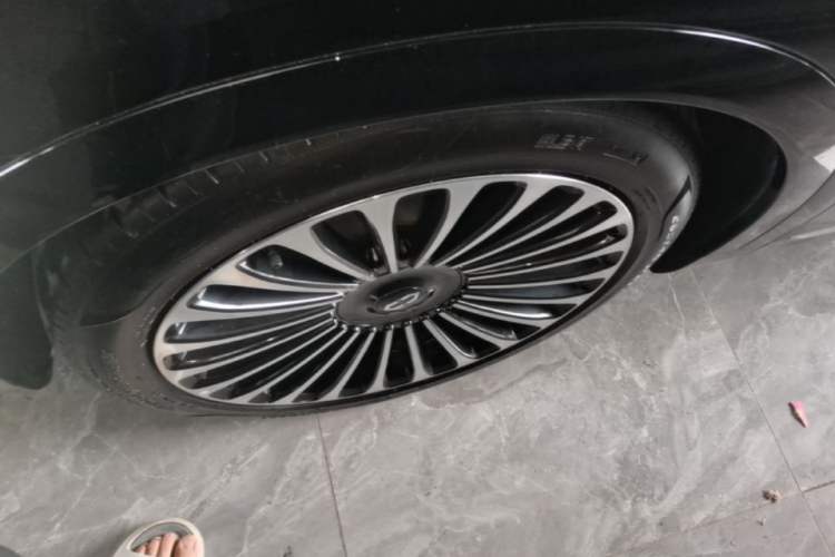 Used Hima AITO M9 2025 Extended-Range Ultra Version 52 kWh 6-Seater Left Front Wheel Hub