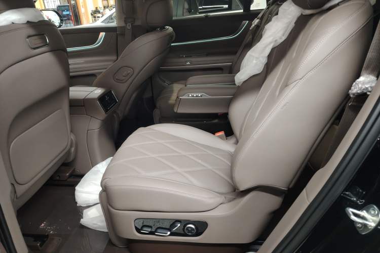 Used Hima AITO M9 2025 Extended-Range Ultra Version 52 kWh 6-Seater Left Rear Seat