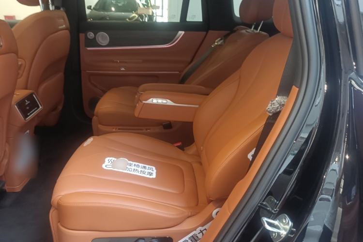 Used Hima AITO M9 2025 Extended-Range Ultra Version 52 kWh 6-Seater Left Rear Seat
