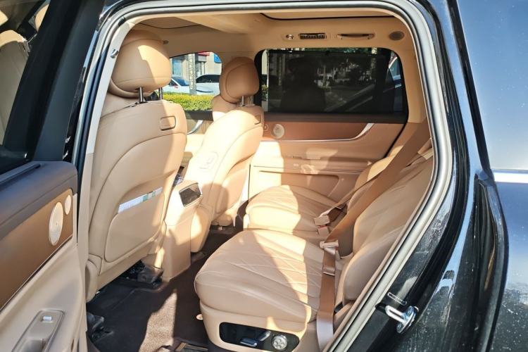 Used Hima AITO M9 2025 Extended-Range Ultra Version 52 kWh 6-Seater Left Rear Seat