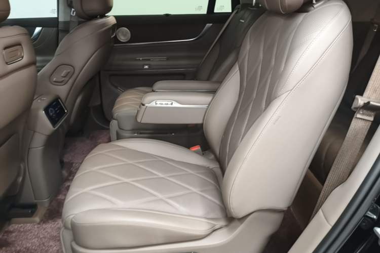 Used Hima AITO M9 2025 Extended-Range Ultra Version 52 kWh 6-Seater Left Rear Seat