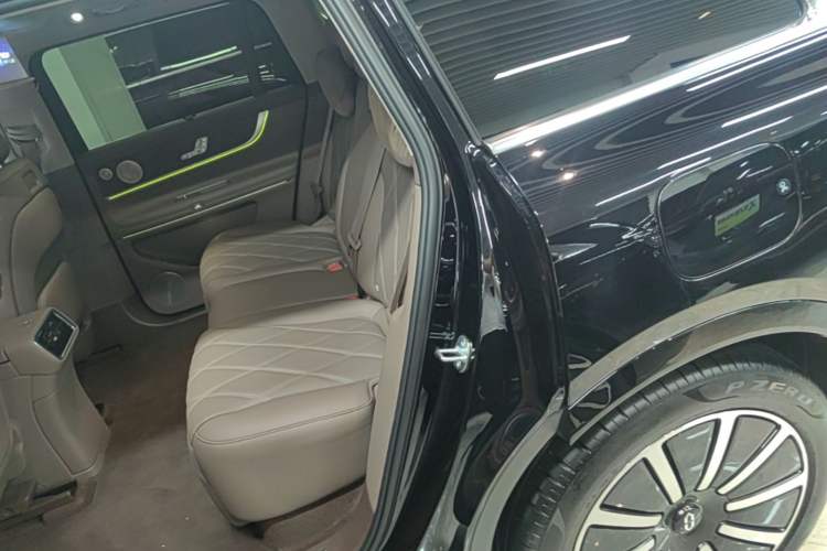 Used Hima AITO M9 2025 Extended-Range Ultra Version 52 kWh 5-Seater Edition Left Rear Seat