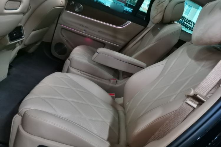 Used Hima AITO M9 2025 Extended-Range Ultra Version 52 kWh 6-Seater Left Rear Seat