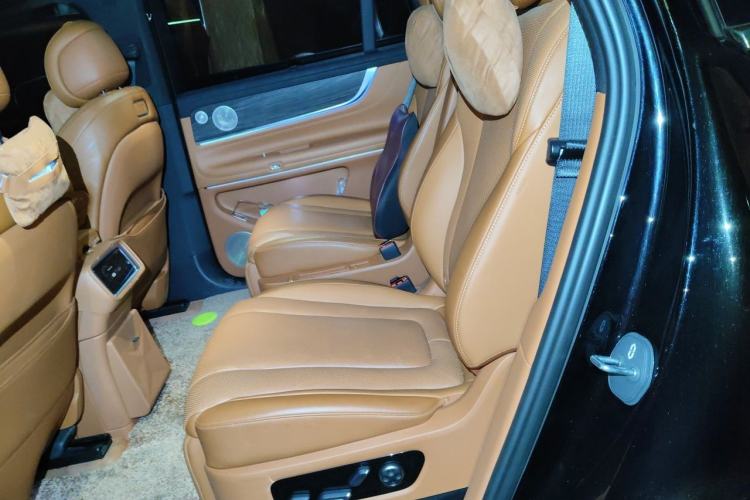 Used Hima AITO M9 2025 Extended-Range Ultra Version 52 kWh 6-Seater Left Rear Seat