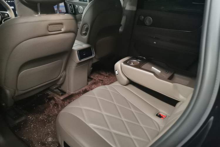 Used Hima AITO M9 2025 Extended-Range Ultra Version 52 kWh 5-Seater Edition Left Rear Seat