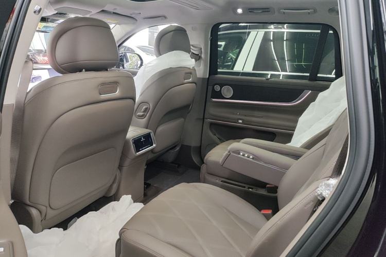 Used Hima AITO M9 2025 Extended-Range Ultra Version 52 kWh 6-Seater Left Rear Seat