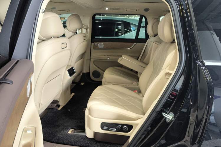 Used Hima AITO M9 2025 Extended-Range Ultra Version 52 kWh 6-Seater Left Rear Seat