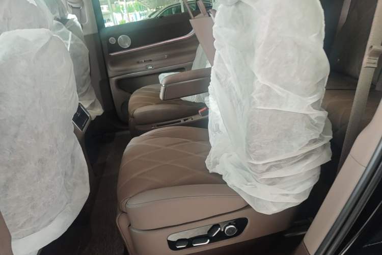 Used Hima AITO M9 2025 Model Range-Extended Max Edition 52kWh 6-seater (896-line LiDAR) Left Rear Seat