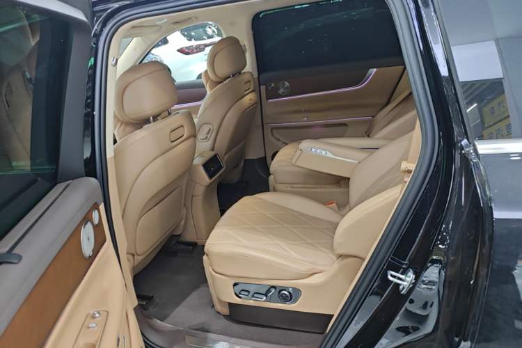Used Hima AITO M9 2025 Extended-Range Ultra Version 52 kWh 6-Seater Left Rear Seat