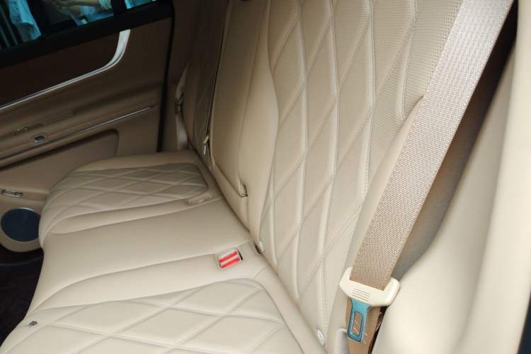Used Hima AITO M9 2025 Extended-Range Max Version 52 kWh 5-Seater Edition Left Rear Seat