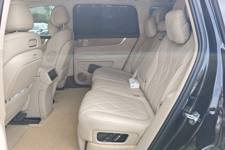 Used Hima AITO M9 2025 Extended-Range Max Version 52 kWh 5-Seater Edition Left Rear Seat