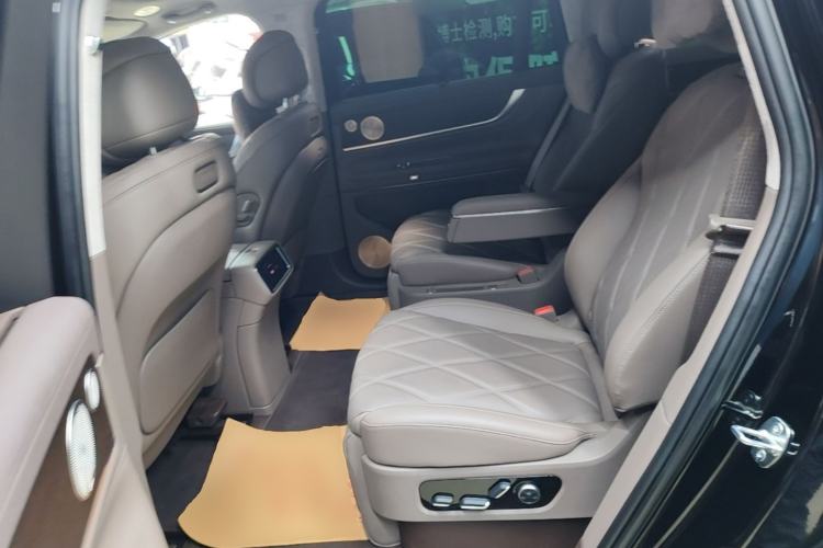 Used Hima AITO M9 2025 Extended-Range Ultra Version 52 kWh 6-Seater Left Rear Seat