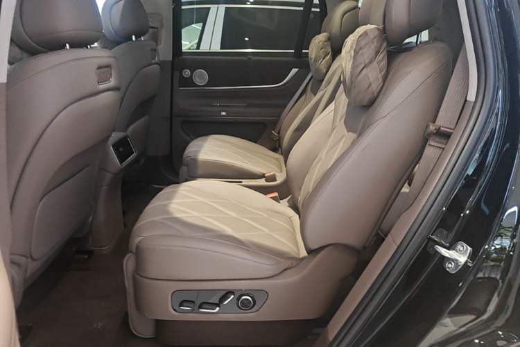 Used Hima AITO M9 2025 Extended-Range Ultra Version 52 kWh 6-Seater Left Rear Seat