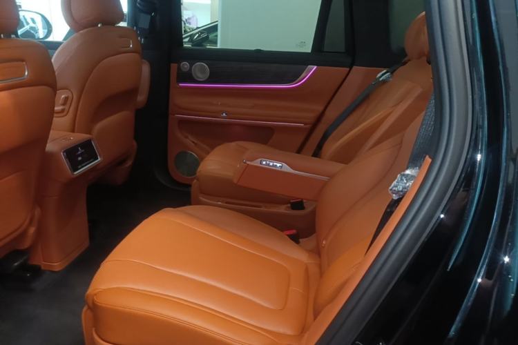 Used Hima AITO M9 2025 Extended-Range Ultra Version 52 kWh 6-Seater Left Rear Seat
