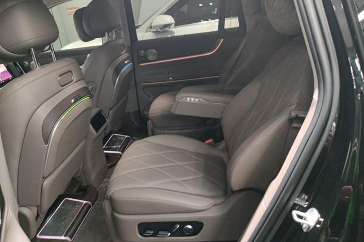 Used Hima AITO M9 2025 Extended-Range Ultra Version 52 kWh 6-Seater Left Rear Seat
