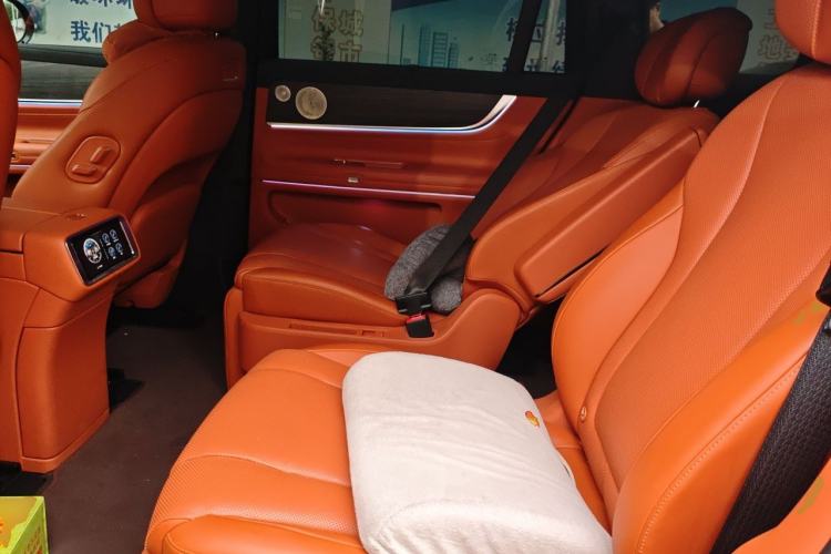 Used Hima AITO M9 2025 Extended-Range Max Version 52 kWh 6-Seater Edition Left Rear Seat
