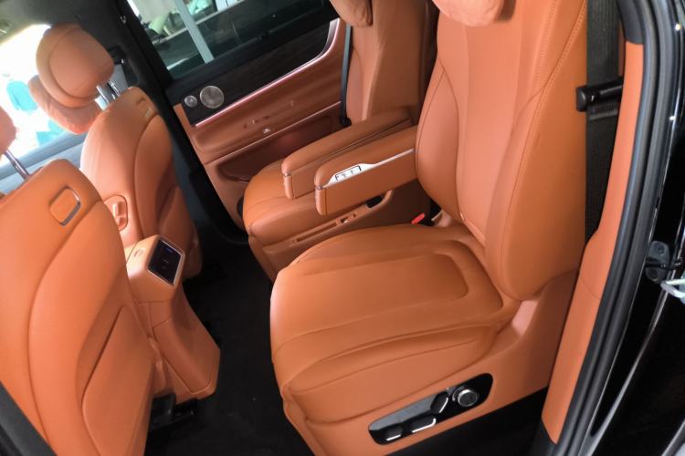 Used Hima AITO M9 2025 Model Range-Extended Ultra Edition 52kWh 6-seater (896-line LiDAR) Left Rear Seat