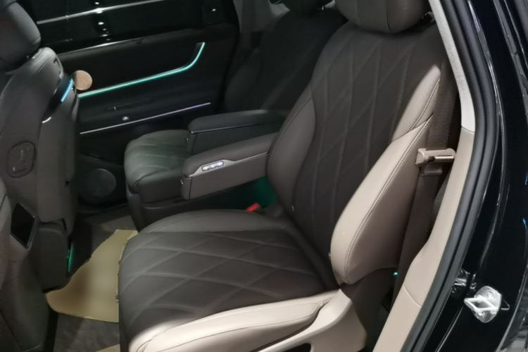 Used Hima AITO M9 2025 Extended-Range Max Version 52 kWh 6-Seater Edition Left Rear Seat