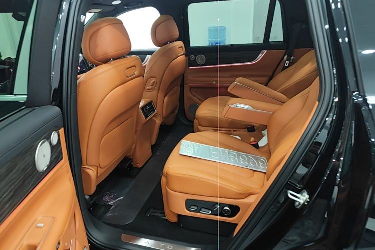 Used Hima AITO M9 2025 Extended-Range Max Version 52 kWh 6-Seater Edition Left Rear Seat