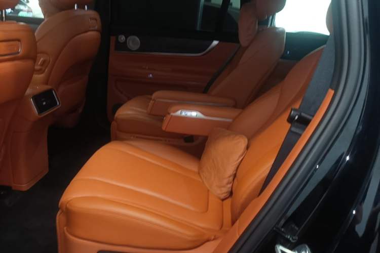 Used Hima AITO M9 2025 Extended-Range Ultra Version 52 kWh 6-Seater Left Rear Seat