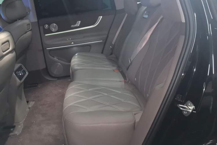 Used Hima AITO M9 2025 Extended-Range Ultra Version 52 kWh 5-Seater Edition Left Rear Seat