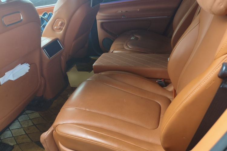 Used Hima AITO M9 2025 Extended-Range Max Version 52 kWh 6-Seater Edition Left Rear Seat